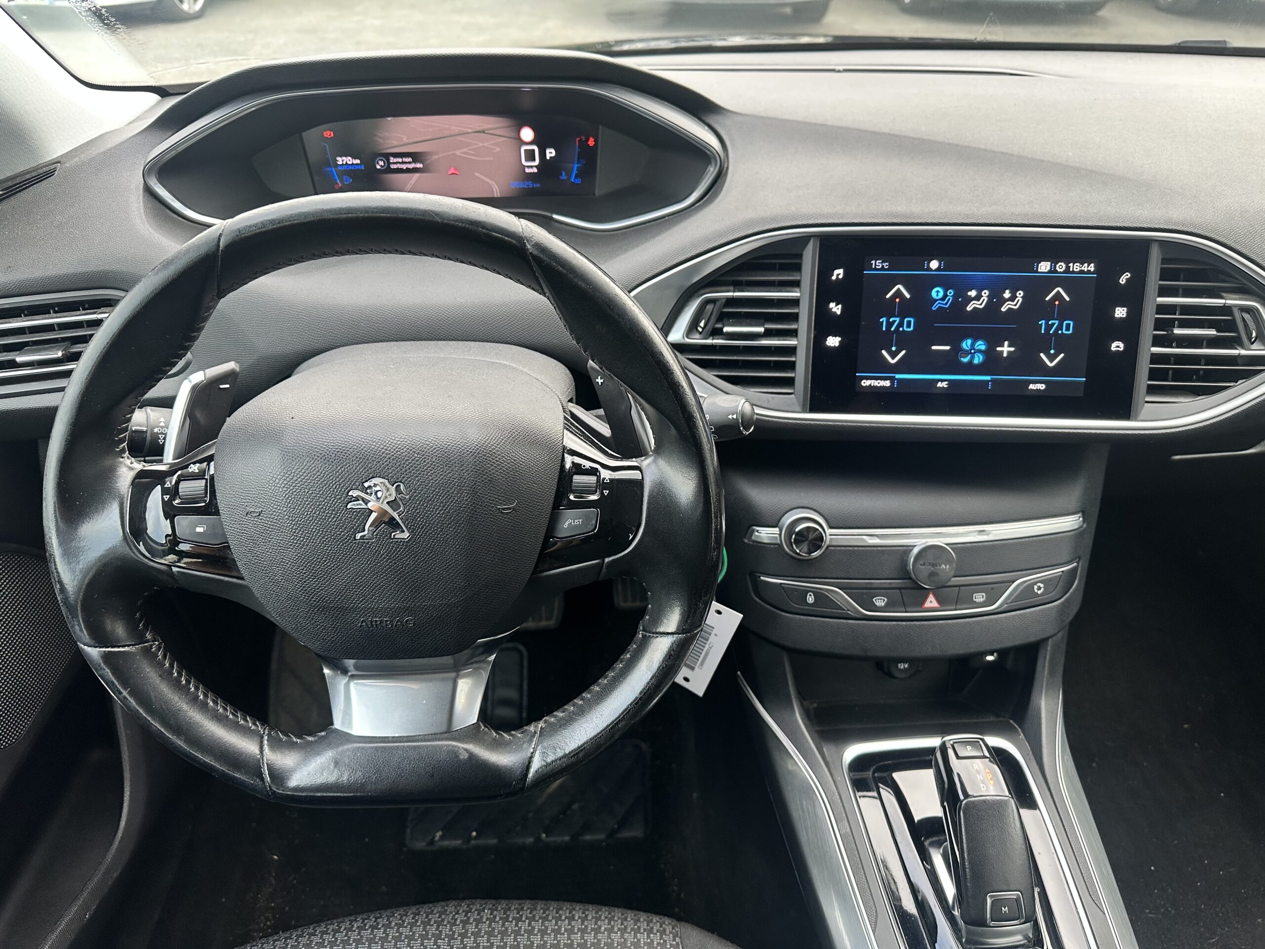 Garage Jallier Tharreau Garage Automobile Cholet Location Vehicule 9 Places IMG 6621 4678