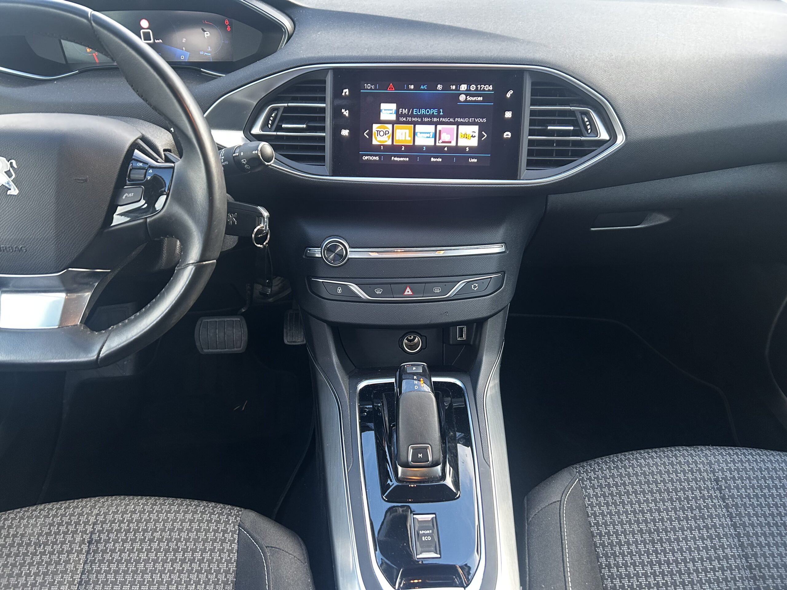 Garage Jallier Tharreau Garage Automobile Cholet Location Vehicule 9 Places IMG 5290 4693