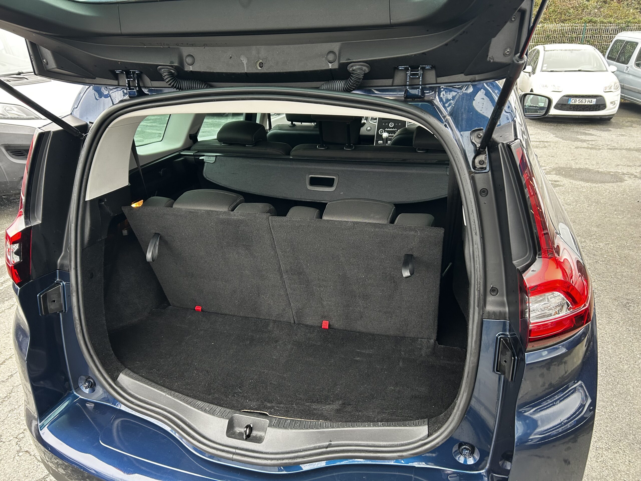 Garage Jallier Tharreau Garage Automobile Cholet Location Vehicule 9 Places IMG 5326 4699