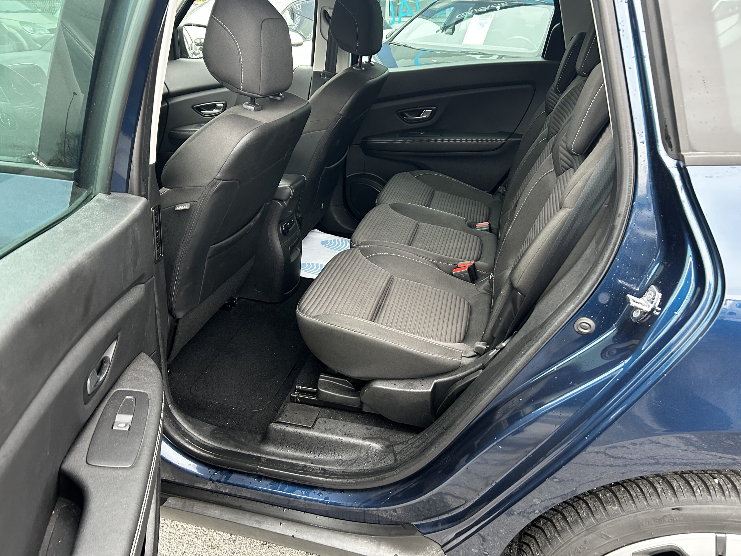 Garage Jallier Tharreau Garage Automobile Cholet Location Vehicule 9 Places IMG 5328 4699