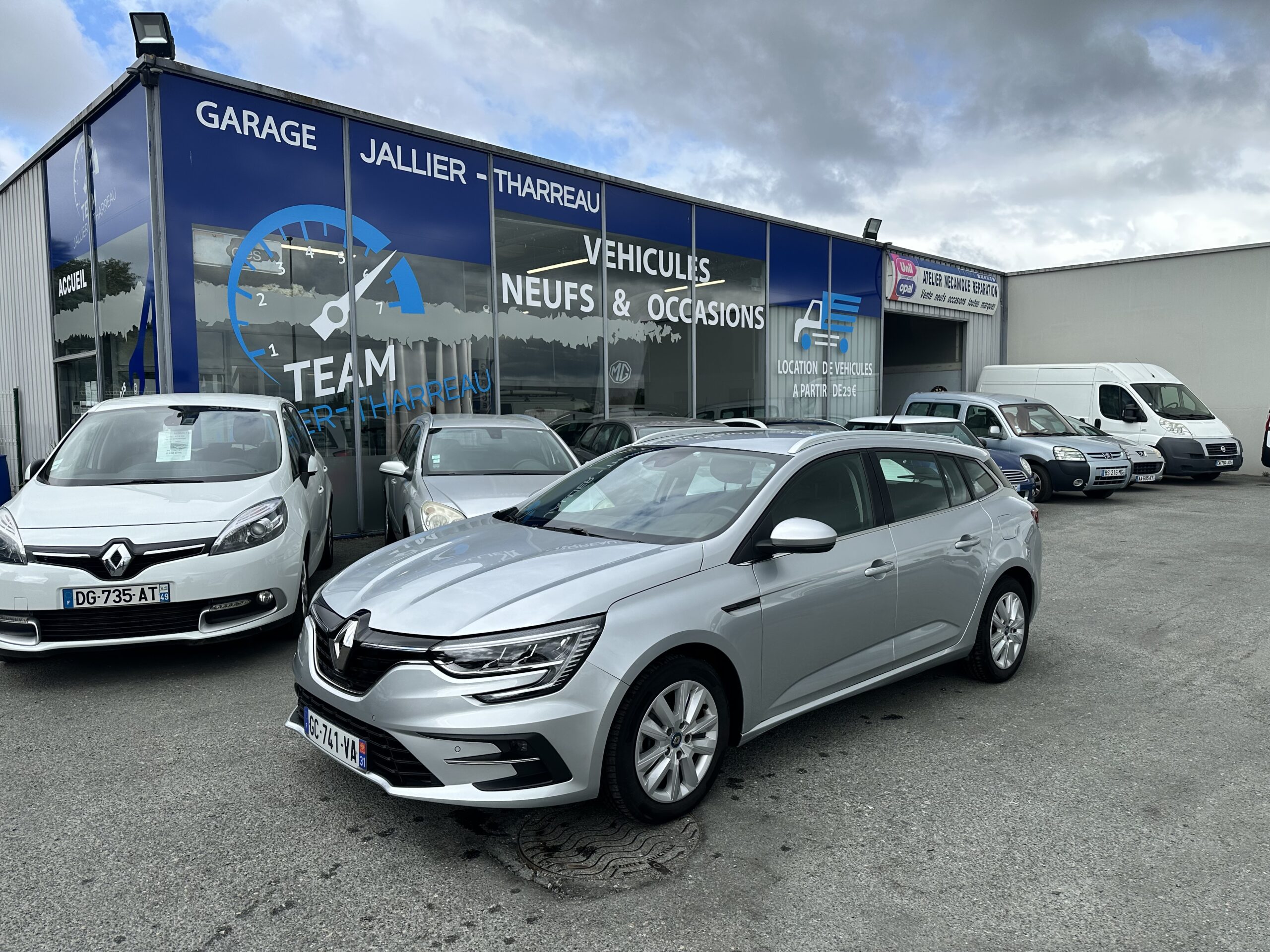 Garage Jallier Tharreau Garage Automobile Cholet Location Vehicule 9 Places IMG 5370 4715