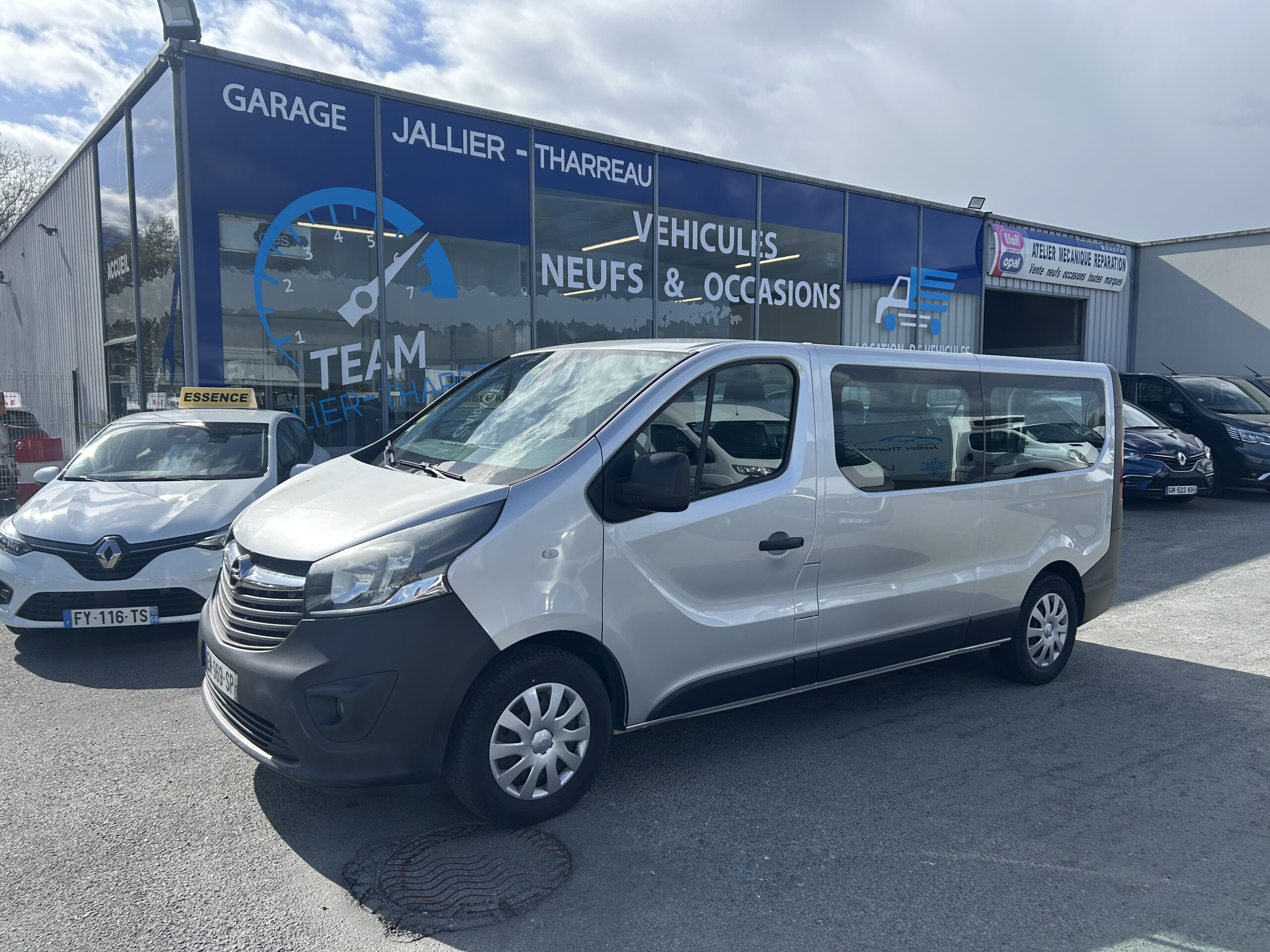 Garage Jallier Tharreau Garage Automobile Cholet Location Vehicule 9 Places IMG 6137 4737