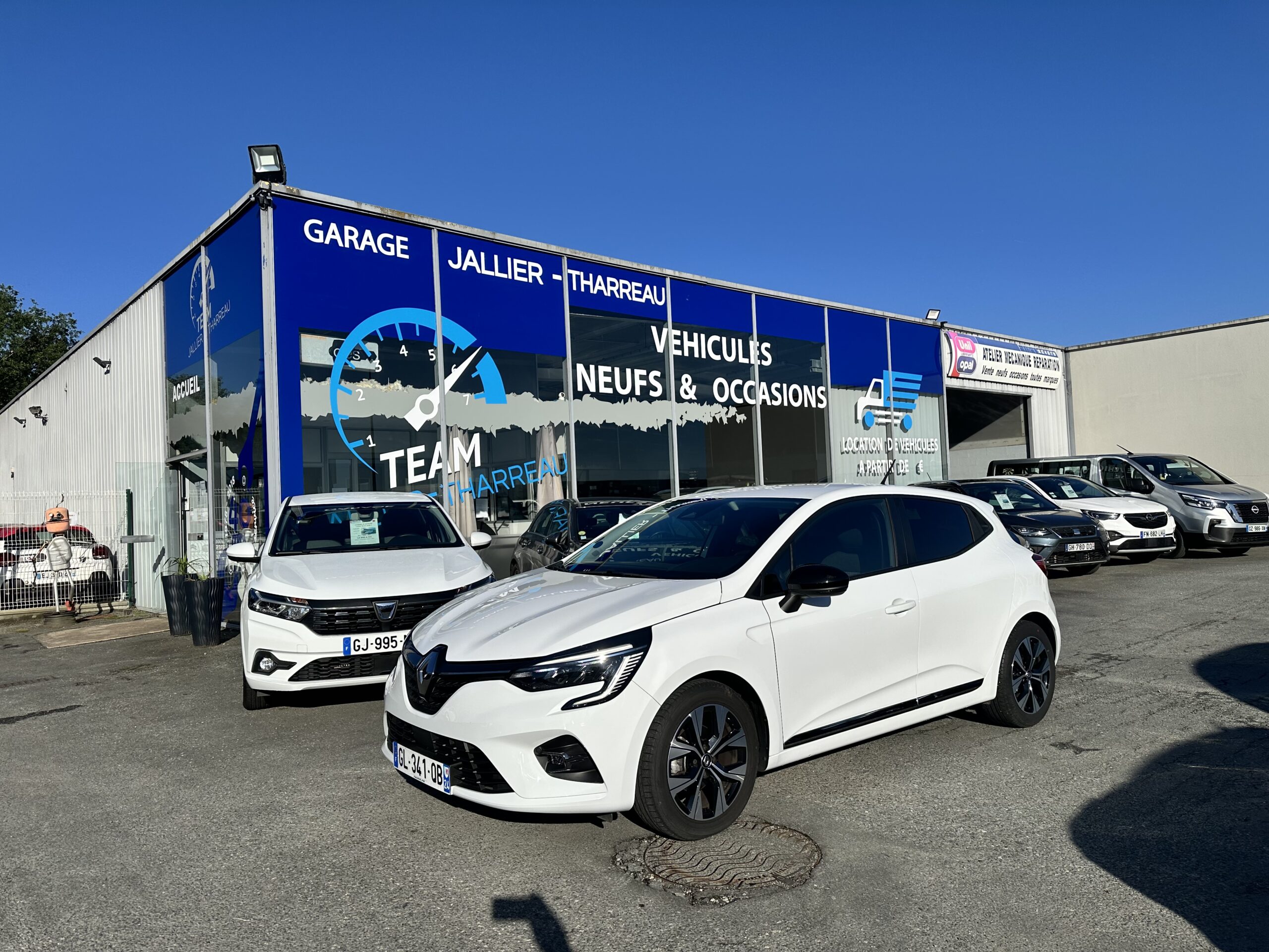 Garage Jallier Tharreau Garage Automobile Cholet Location Vehicule 9 Places IMG 9035 4759